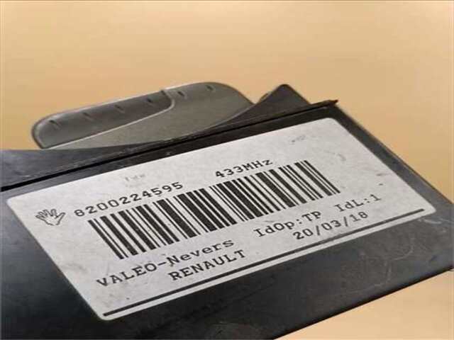 Foto 2ª: Motor de Arranque Renault Laguna 2.0 PRIVILEGE [2.0 LTR. - 120 KW 16V TURBO] [F4R]