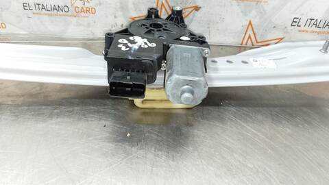 Foto 4ª: Elevalunas Manual Trasero Derecho Opel Crossland INNOVATION 131CV 96KW [HN05] (2019)