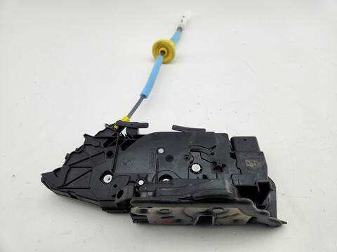 Foto 3ª: Cerradura Puerta Trasera Izquierda Bmw Serie 3 315 330D XDRIVE SPORT LINE 4P) BERLINA 265CV [B57D30A] (2022)