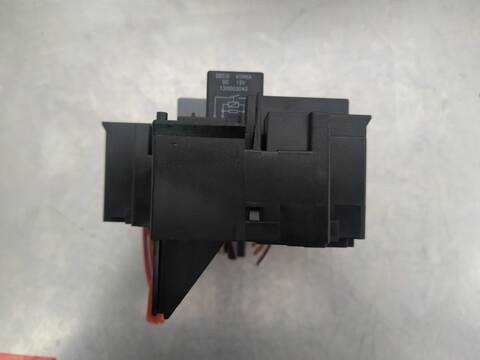 Foto 4ª: Caja Reles Fusibles Mercedes Clase C 160 C 220 T CDI BLUETEC 205.204) 170CV 125KW FAMILIAR [651921] (2014)