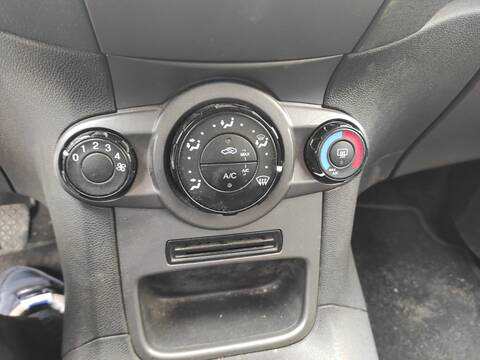 Mando Calefacción A. A. Ford Fiesta UGJC