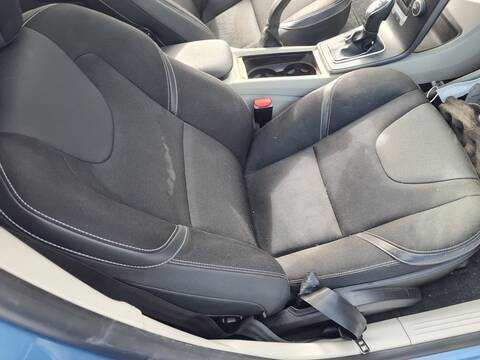 Foto 2ª: Asientos Traseros Volvo V40 KINETIC 120CV 88KW [D4204T8] (2016)