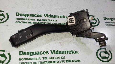 Mando Multifuncion Seat Leon 1.9 TDI 105CV 77KW