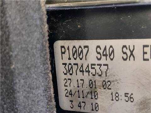 Foto 3ª: Piloto Trasero Izquierdo Volvo S40 1.6 D DRIVE BUSINESS EDITION BERLINA 114CV 84KW [D 4162 T] (2011)