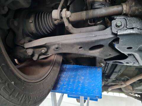 Foto 2ª: Brazo Suspension Delantero Derecho Hyundai ix35 1.7 CRDI 116CV 85KW (2012)