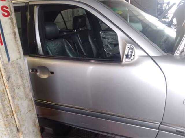 Puerta Delantera Derecha Mercedes Clase E 180 2.9 290 TURBODIESEL (210.017) [2.9 LTR. - 95 KW TURBODIESEL CAT]