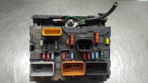 Foto 3ª: Caja Reles Fusibles Citroen C3 1.4 AUDACE 73CV 54KW [KFV] (2008)