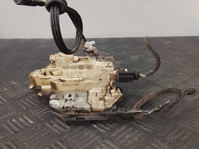 Cerradura Puerta Delantera Derecha Volkswagen Passat 2.0 TDI 140CV