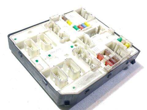 Caja Reles Fusibles Renault Master 2.3 DCI 165 FWD FV0P FV0U FV11 FV12) 163CV 120KW FURGONETA