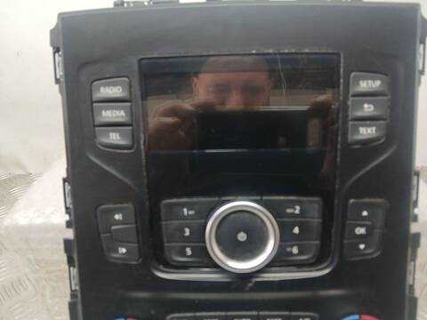 Foto 2ª: Sistema Audio Radio CD Renault Megane 1.5 BLUE DCI 115 B9A6) HATCHBACK 116CV 85KW IV HATCHBACK B9A/M/N_) [K9K872] (2019)