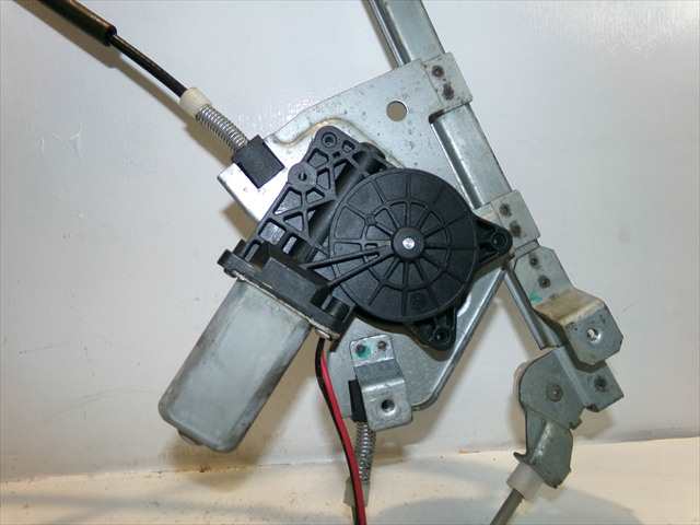Foto 2ª: Elevalunas Eléctrico Delantero Izquierdo Ford Focus 1.8 TDDI SEDAN, 1998-2004 [C9DB] (2001)