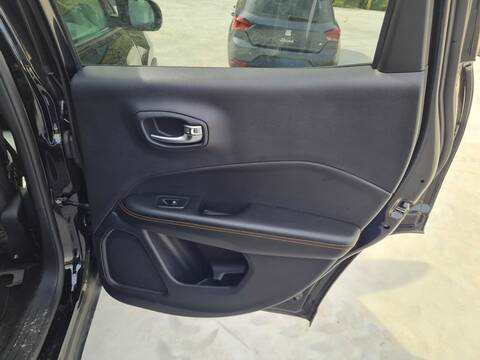 Foto 3ª: Asientos Traseros Jeep Compass LIMITED 4X2 120CV 88KW [55260384] (2018)