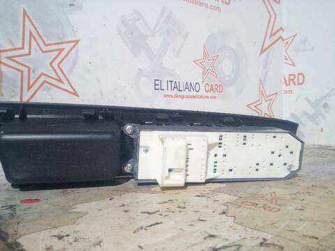 Foto 4ª: Botonera Elevalunas Toyota Yaris HYBRID ACTIVE 101CV [1NZ] (2019)