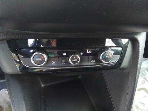 Foto 3ª: Mando Climatizador Opel Corsa EDITION 101CV 74KW [HN05] (2020)