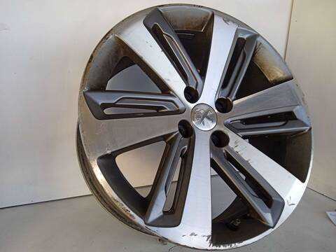 Foto 3ª: LLanta Aleacion Peugeot 3008 88CV 88KW [BH01] (2015)