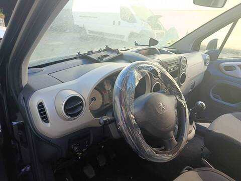 Foto 1ª: Salpicadero Peugeot Partner 9HP (2012)