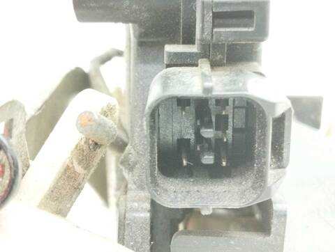 Foto 2ª: Cerradura Puerta Delantera Izquierda Mitsubishi Grandis 2.0 DI-D CAT 136CV 100KW [BSY] (2007)