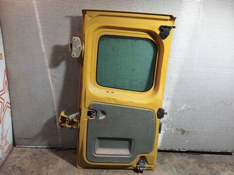 Foto 4ª: Puerta Trasera Derecha Renault Trafic DOBLE CABINA L1H1 2 7T 82CV 60KW CAJA CERRADA [D-F9Q U7] (2003)