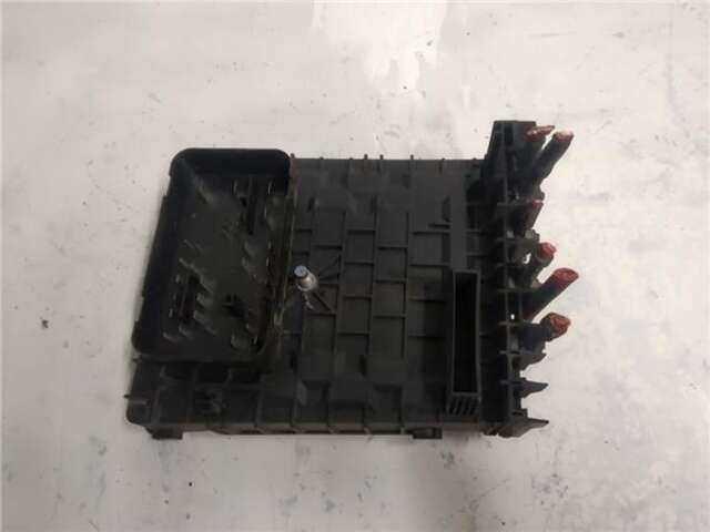 Foto 2ª: Caja Reles Fusibles Volkswagen Jetta 1.9 TDI (105 CV) [BXE]