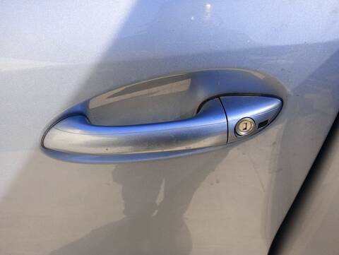 Foto 2ª: Maneta Exterior Delantera Izquierda Mercedes Clase ML 320 3.0 CDI W164) 224CV 165KW 164.122) [OM642940] (2005)