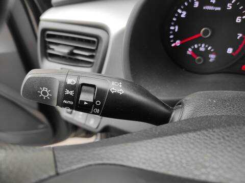 Foto 2ª: Mando Multifuncion Kia Rio G4LA (2018)