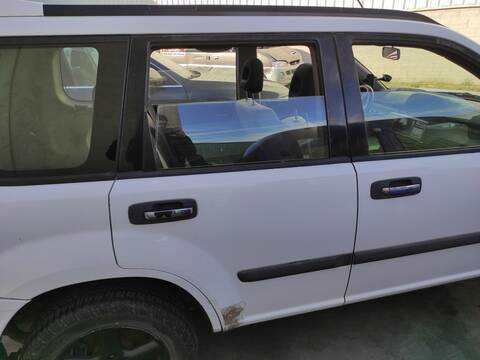 Puerta Trasera Derecha Nissan X-Trail YD22 T30)