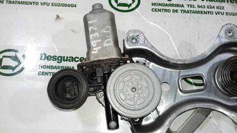 Foto 3ª: Elevalunas Eléctrico Delantero Derecho Toyota Rav4 2.0 TD CAT 116CV 85KW [1CDFTV] (2003)