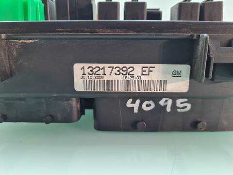 Foto 2ª: Caja Reles Fusibles Opel Corsa 1.2 16V CAT Z 12 XEP - LB4) 80CV 59KW [Z12XEP] (2006)