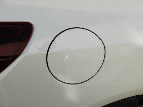 Foto 1ª: Tapa Exterior Combustible Opel Astra A20DTH BERLINA (2011)