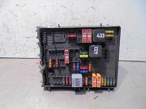 Foto 1ª: Caja Reles Fusibles Volkswagen Touran HIGHLINE 140CV 103KW [BKD] (2005)