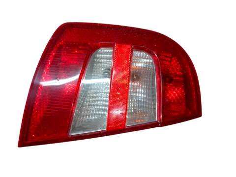 Foto 3ª: Piloto Trasero Izquierdo Skoda Fabia 1.4 TDI 80CV 59KW (2006)