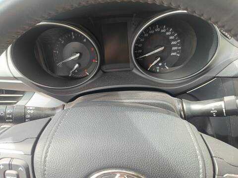 Mando Multifuncion Toyota Avensis EXECUTIVE 143CV 105KW