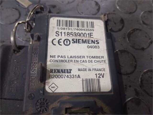 Foto 3ª: Motor de Arranque Renault Megane 1.5 AUTHENTIQUE [1.5 LTR. - 74 KW DCI DIESEL] II GRANDTOUR (2003-_) [K9K F7]