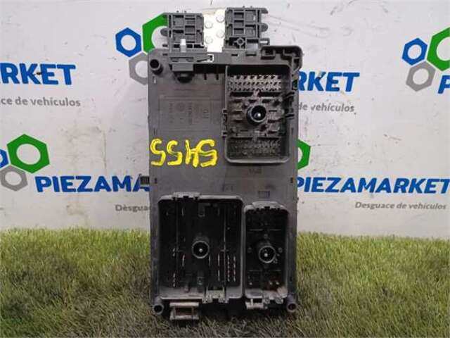 Foto 3ª: Caja Reles Fusibles Chevrolet Cruze 2.0 LS [2.0 LTR. - 92 KW DIESEL CAT] [Z 20 S1]