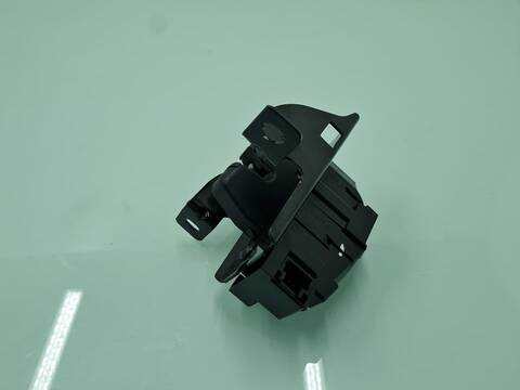 Foto 4ª: Cerradura Maletero Portón Citroen Berlingo SHINE M 102CV 75KW [YH01] (2018)
