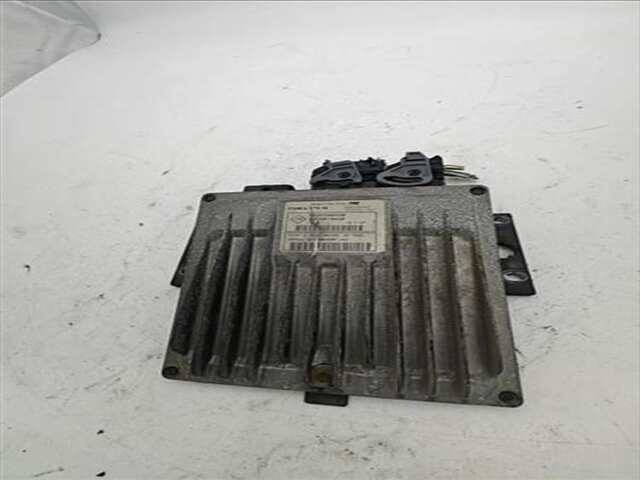 Foto 2ª: Centralita Motor ECU Renault Clio 1.5 DYNAMIQUE [1.5 LTR. - 63 KW DCI DIESEL CAT] [K9K 766]