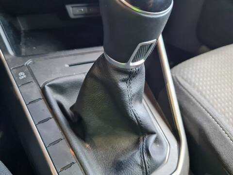Foto 3ª: Palanca de Cambio Volkswagen Polo UNITED 95CV 70KW [DLAC] (2021)