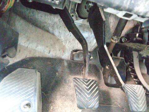 Pedal Embrague Mitsubishi Lancer 1.8 CY3A CY6A) 143CV 105KW