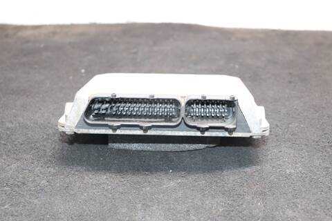Foto 2ª: Centralita Motor ECU Volkswagen Golf SOUL BERLINA (2002)
