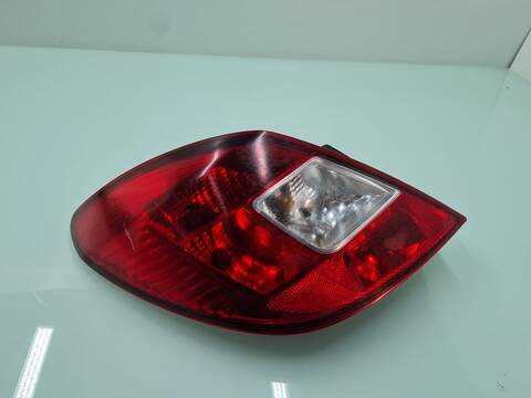 Foto 1ª: Piloto Trasero Izquierdo Opel Corsa 1.2 16V CAT Z 12 XEP - LB4) 80CV 59KW [Z12XEP] (2006)