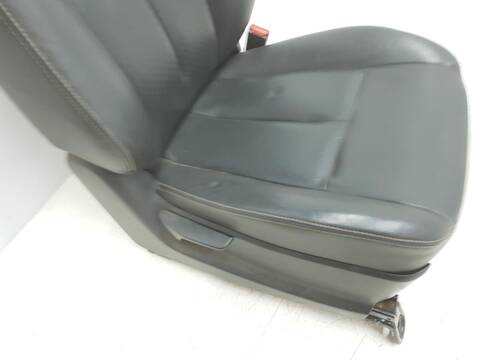Foto 2ª: Asiento Delantero Derecho Isuzu N 130CV 97KW [4JK1] (2007)
