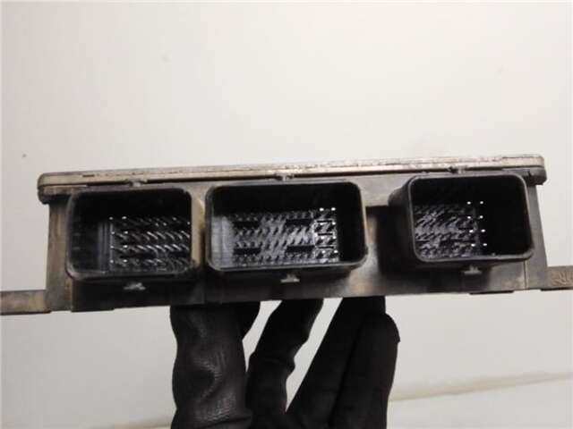 Foto 2ª: Centralita Motor ECU Renault Clio 1.5 DCI D (86 CV) [K7M766]