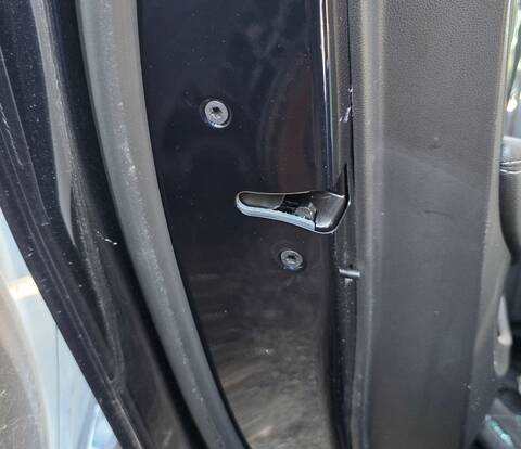 Cerradura Puerta Trasera Izquierda Opel Insignia INNOVATION 165CV 121KW