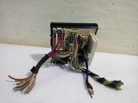 Foto 2ª: Caja Reles Fusibles Renault Scenic GRAND CONFORT DYNAMIQUE 131CV 96KW [F9Q818] (2007)