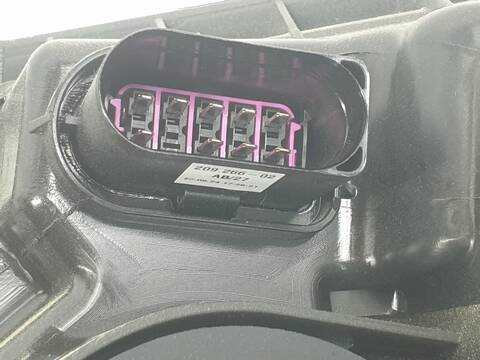 Foto 3ª: Faro Derecho Volkswagen Crafter CAMION 35 RWD BL (2023)