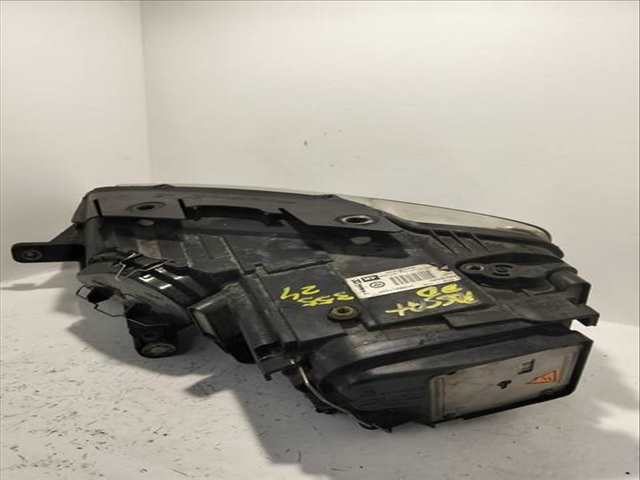 Foto 2ª: Faro Derecho Volkswagen Passat ADVANCE 2 TDI 140CV [CBA] (2005)