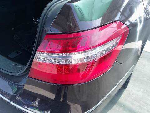 Piloto Trasero Derecho Mercedes Clase E 180 E 220 CDI - BLUETEC 212.001 212.002) 170CV