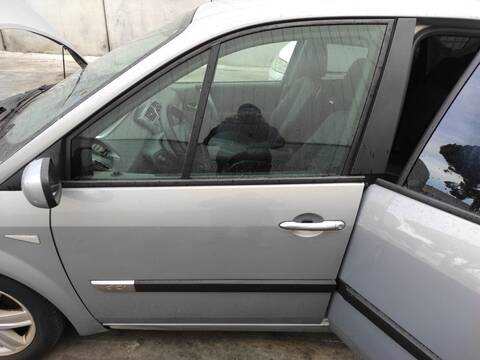 Foto 1ª: Puerta Delantera Izquierda Renault Scenic K9K728 JM) (2004)