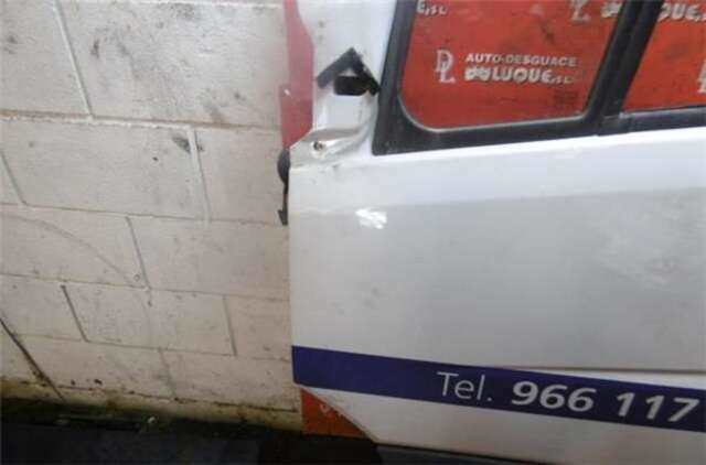 Foto 3ª: Puerta Delantera Izquierda Mercedes Sprinter 210 CDI [OM 651.955]