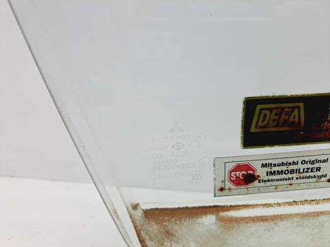 Foto 3ª: Luna Delantera Derecha Mitsubishi Outlander 2.0 2WD 136CV 100KW [4G63] (2003)